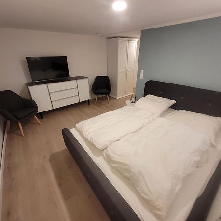 Zimmer Im Souterrain Mit Eigenem Bad Celle Exterior photo